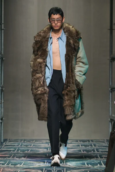Look 24